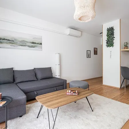 Apartament Celestial Court